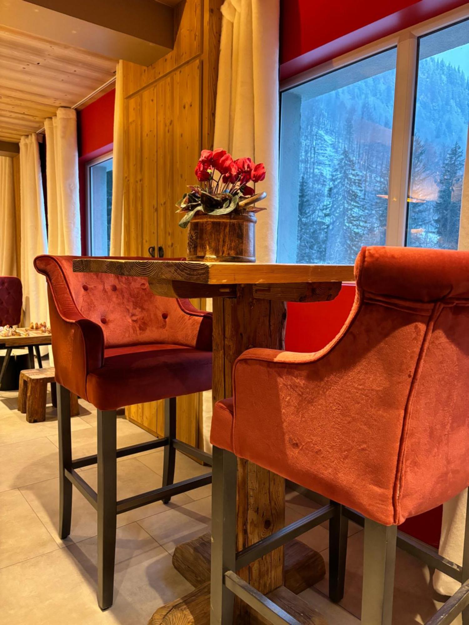 Les Secrets - Suites & Apartments Монтрион Екстериор снимка