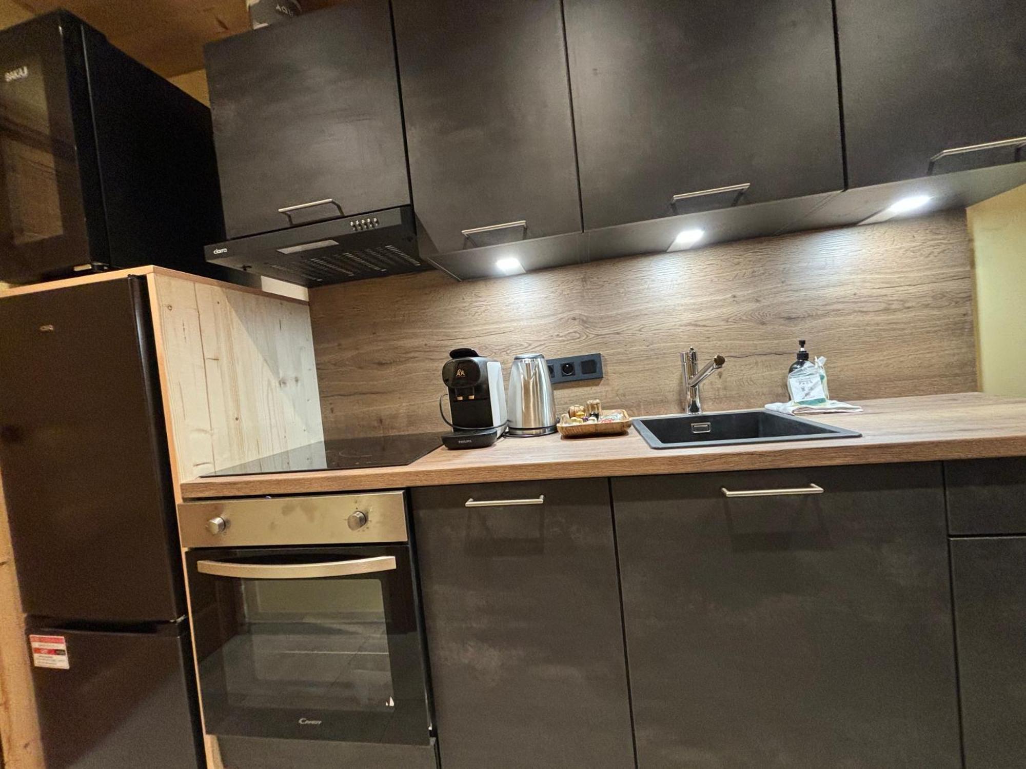 Les Secrets - Suites & Apartments Монтрион Екстериор снимка